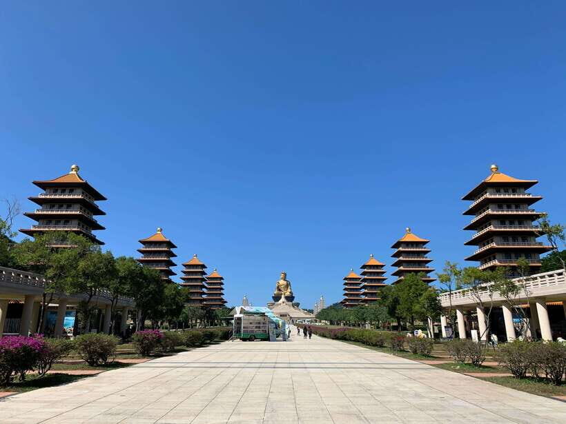 Kaohsiung: Private City Tour with Fo Guang Shan Museum - A Closer Look at the Tour Itinerary