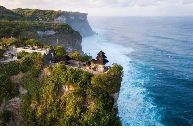 Kecak Fire Dance and Uluwatu Temple Private Half Day Tour - Stop 2: Uluwatu Temple