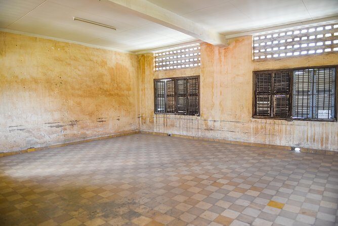 Killing Fields and Prison S21 Bus Tour - The Sum Up