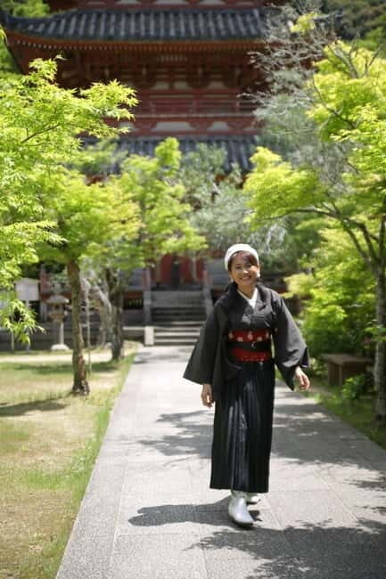 Kobe: Kimono Experience with Photos and Temple Tour - FAQ