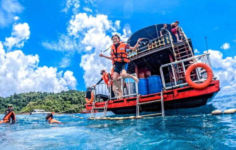 Koh Chang: 3 or 4 Islands Snorkel & Beach Tour by Big Boat - The Itinerary in Detail