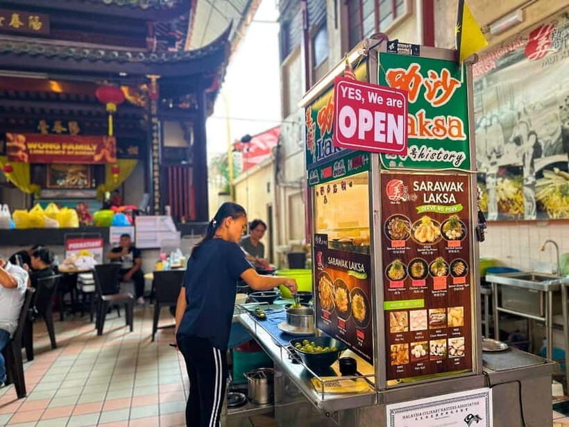 Kuching: Foodie Experience Guided Tour with 5 Tastings - Why This Tour Works for Travelers