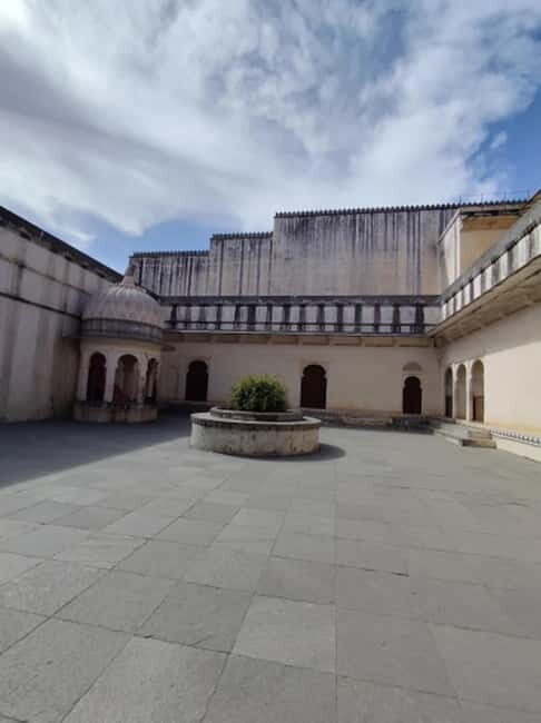 Kumbhalgarh Fort tour with english speaking guide - The Value of the Tour