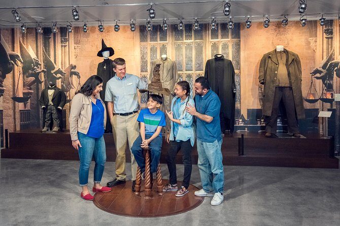 LA: Celebrity Homes & Warner Bros. Studio Hollywood Package - An Honest Look at the Hollywood & Studio Experience