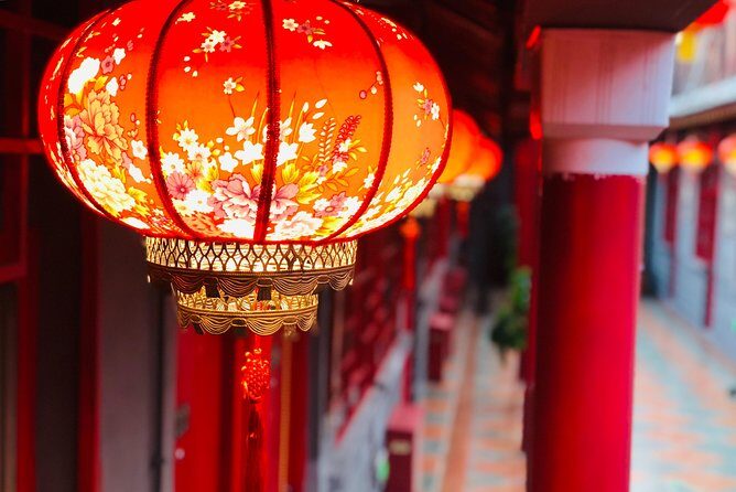 Lama Temple, Hutong and Silk & Pearl Market Private Day Tour - FAQs