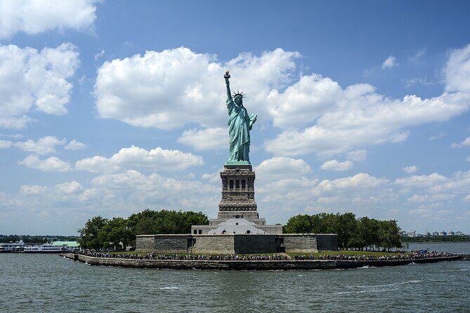 Landmark 60-minute NYC Cruise Near the Statue of Liberty - FAQs
