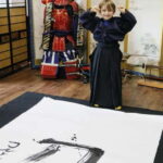 Learning Shodo with a kimono and Trying Samurai Calligraphy - The Calligraphy Lesson