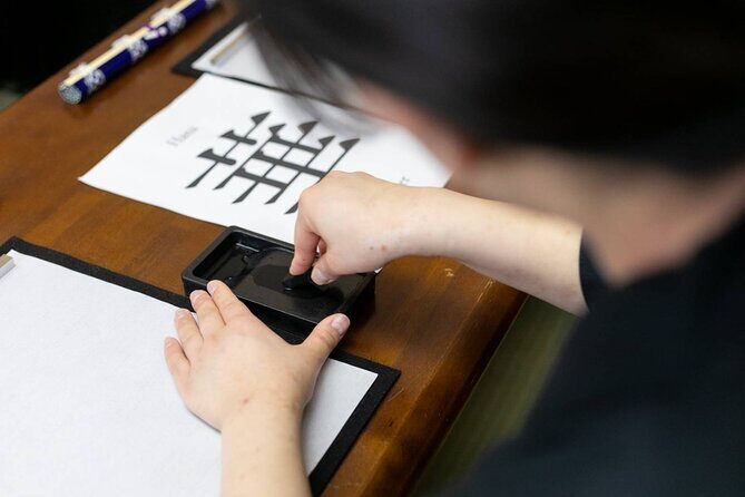 Learning Zen of Japanese Calligraphy in kimono near Osaka Castle - What’s Included and What to Expect