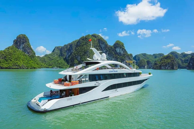 Leona 5 stars cruise explores Ha Long Bay extremely safely - The Sum Up