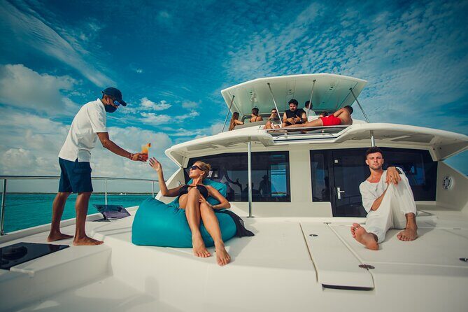 Leopard 51 yacht in Tulum with gourmet dining and water toys - A Detailed Look at the Leopard 51 Yacht Experience in Tulum