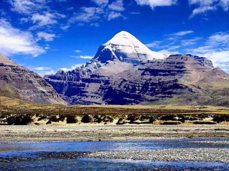 Lhasa: 5-Day Private Tour with Potala Palace & Yamdrok Lake - Exploring Lhasa in Detail: What to Expect from Your 5-Day Tour