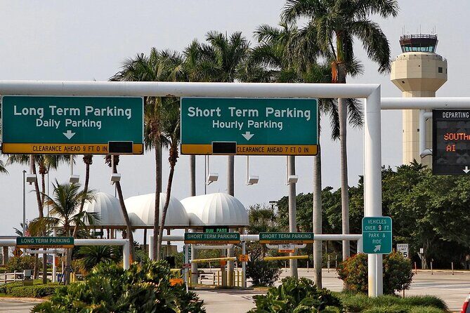 Limo Service Transfer To or From Palm Beach Airport and Hotels - How This Service Enhances Your Trip