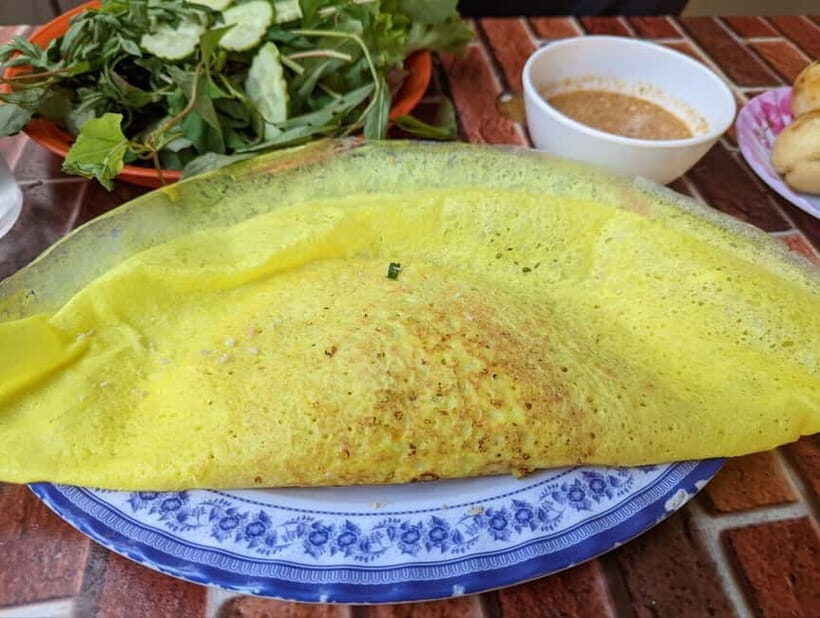 Local food and cocktail tasting tour in Cambodia