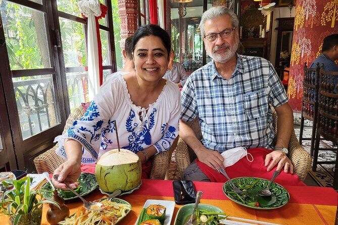 Local Foodies Tour in Phnom Penh City - Transportation and Group Size