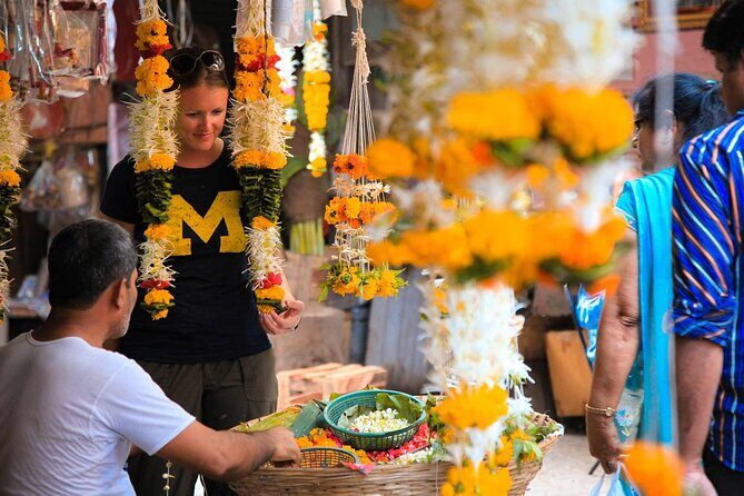 Local Transport & Dabbawallah Tour - A Deep Dive into the Experience