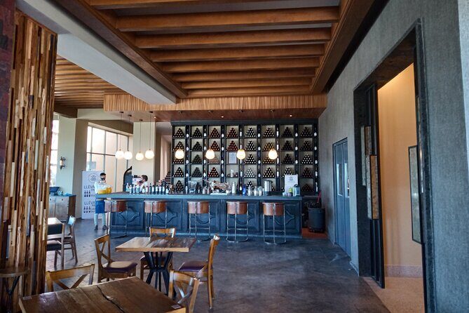 Local Vineyard Tour & Wine Tasting at the Independence Valley - Who Will Love This?