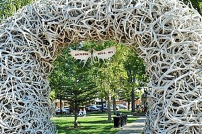 Lodging at Old Faithful Yellowstone&Grand Teton Small Group 4-day - Who Should Consider This Tour?