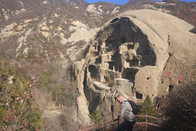 Longqingxia Gorge Cruise and Guyaju Cave Dwellings Private Day Tour - Who Should Take This Tour?