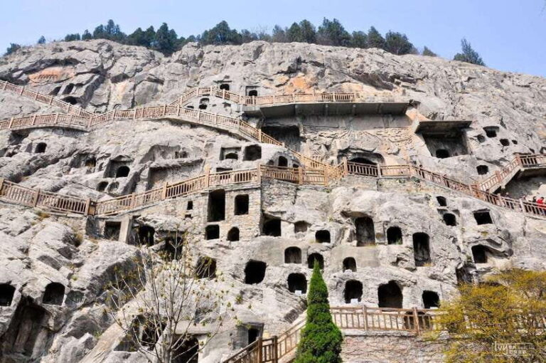 Louyang Day Tour from Xian: Longmen Grottoes, Shaolin Temple - Discovering Shaolin Temple and Its Martial Arts