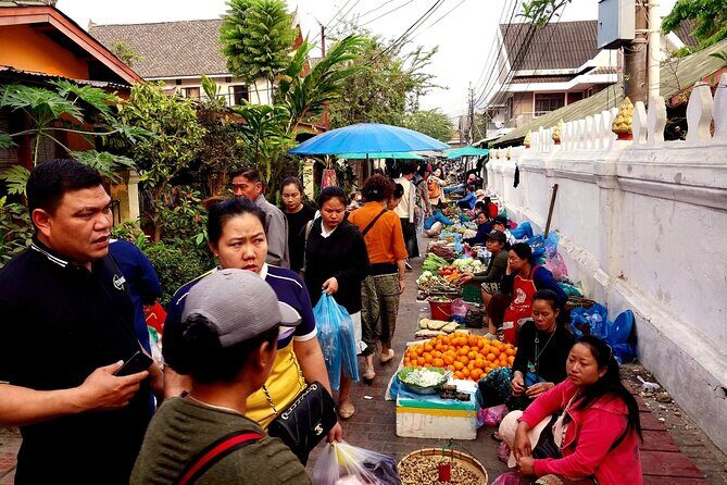 Luang Prabang Foodie Walking Tour and Monk Blessing - A Closer Look at the Itinerary