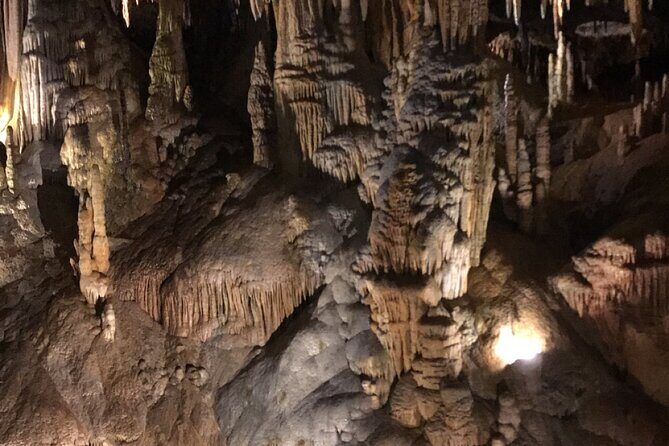 Luray Caverns Private Round Trip Transfer By Luxury Vehicle - Authentic Experiences and Authenticity