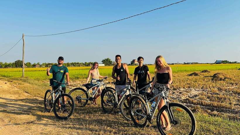 Mad Monkey Siem Reap: Sunset Countryside Cycling Tour - Breaking Down the Experience