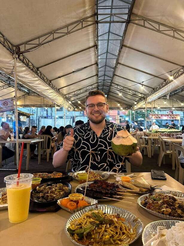 Makati Street food Tour, End with a Rooftop City View - Exploring the Makati Street Food Tour