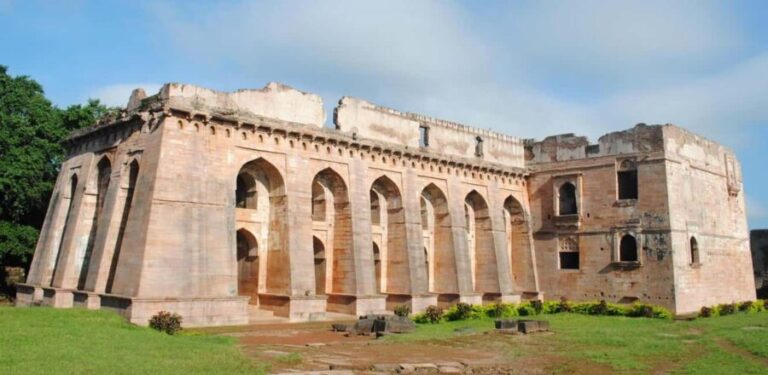 MANDU FULL DAY TOUR FROM INDORE - Extra Highlights and Practical Details