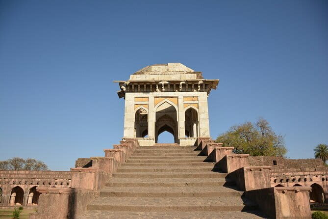Mandu & Maheshwar Day Tour from Indore with Guide & Entrances - A Detailed Look at the Tours Highlights
