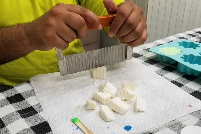 Melt & Pour Soap Making Class - A Practical Guide to the Melt & Pour Soap Making Class