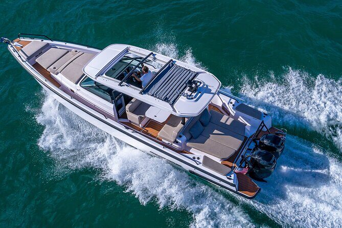 Miami Bay Discovery Private Yacht Cruise with Captain - FAQ