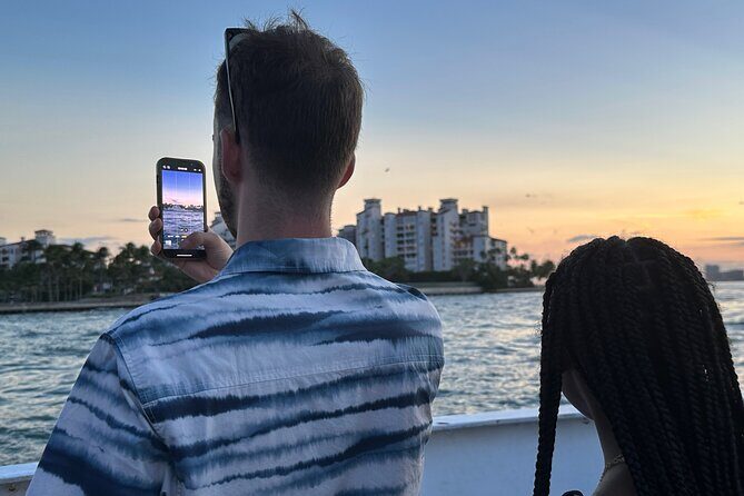 Miami Sunset Cruise with Millionaire Mansions on Biscayne Bay - FAQs