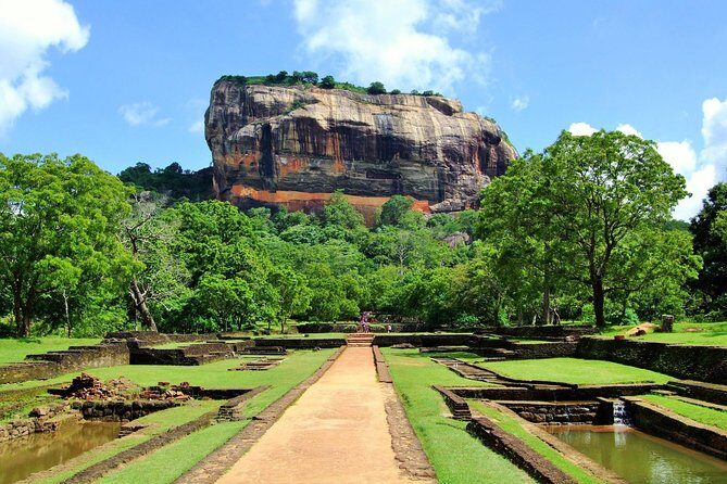 Minneriya Elephant Safari wth Sigiriya Lion Rock from Colombo - Sigiriya Fortress: The Ancient Wonder