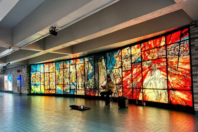 Montreal Private Walking Tour to Downtown RESO and Old Montreal - Exploring Montreal in Two Hours