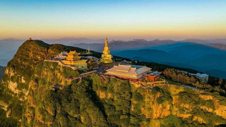 Mount Emei: Experience Natural Beauty and Buddhist Culture - Transportation and Logistics