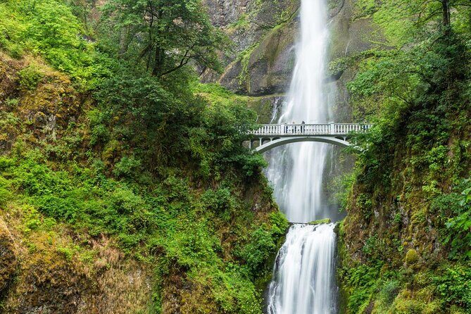 Mt Hood Loop Tour including Multnomah Falls - An In-Depth Look at the Mt Hood Loop Tour