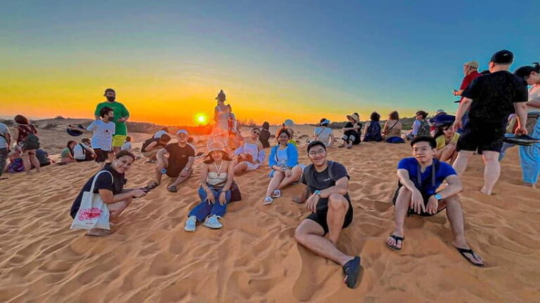 Mui Ne: Private Jeep Tour at Sunrise - Sunset - Fairy Stream and Fishing Village: Authentic Local Life