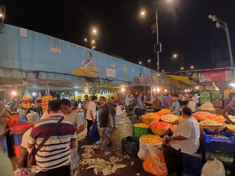 Mumbai: Before the City Roars - Watch Mumbai Wake Up - An In-Depth Look at What Makes This Tour Special