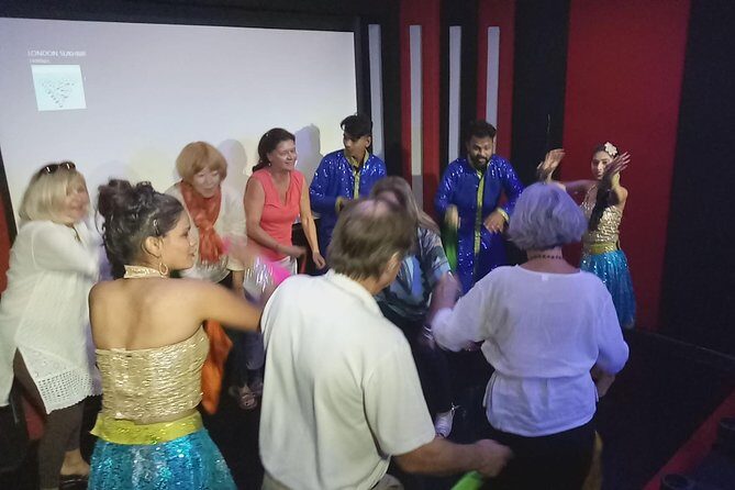 Mumbai Bollywood Studio Tour in Private Vehicle - The Sum Up