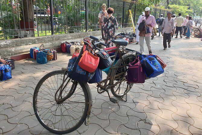Mumbai City + Dabbawala aka Lunchbox + Train Ride Tour - The Unfeigned Mumbai. - Who Will Love This Tour?