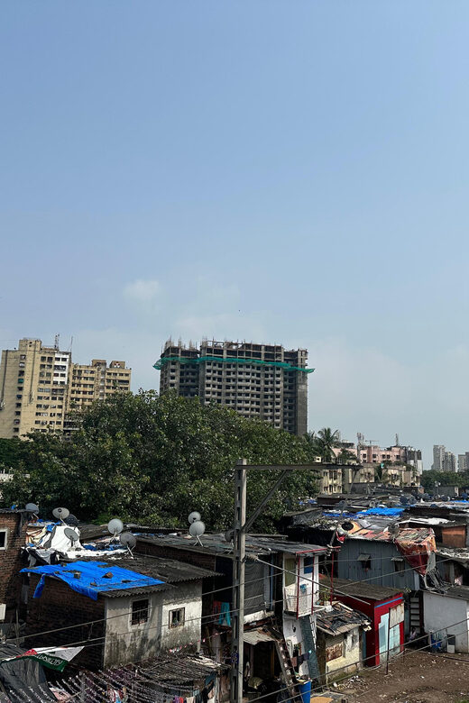 Mumbai: Discover India's Largest Slum -A Local's Perspective - An In-Depth Look at the Tour Experience