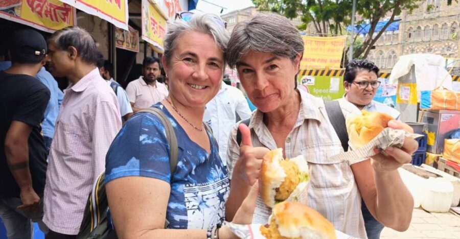 Mumbai Walking Tour with Local Snacks - The Itinerary: What You Can Expect
