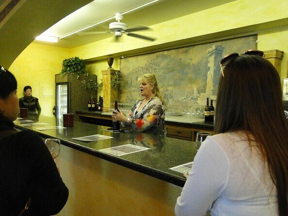 Napa Valley Daily Join In Group Wineries Tour Including Lunch - The Social Experience and Guides