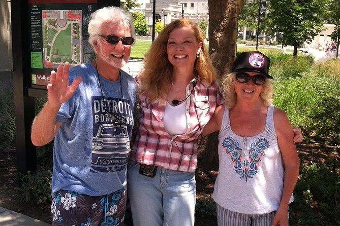 Nashville's "Famous Footsteps" Guided Walking Tour