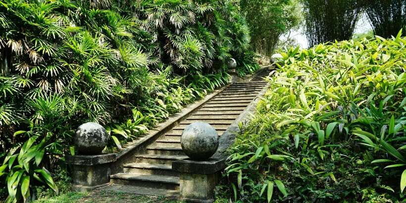 Negombo/Colombo: Bawa's Estate & Brief Garden Private Tour - A Deep Dive into the Bawa Experience