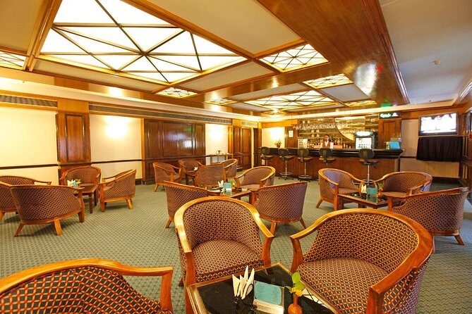 Nepal in Luxury: Kathmandu, Chitwan & Pokhara Escape  8 Days - Who’s This Tour Best For?