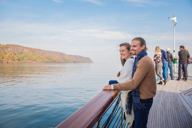 New York Afternoon Fall Foliage Cruise with Lunch - The Sum Up