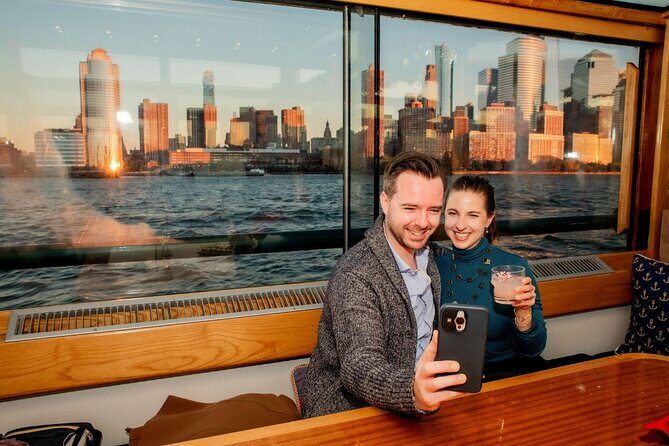 New York City Holiday Sunset Sightseeing Cruise - A Detailed Look at the Experience