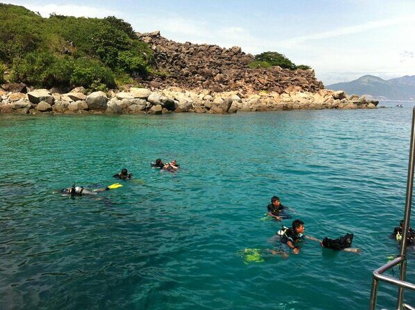 Nha Trang Snorkeling Tour-Vuongland Travel