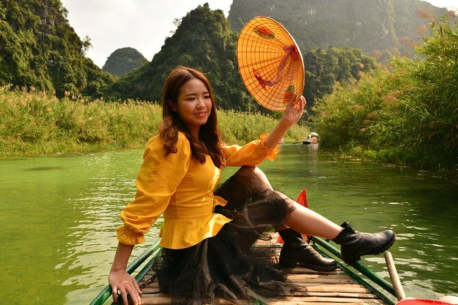Ninh Binh Daily Tour: Hoa Lu - Am Tien Cave- Trang An boat ride - The Scenic Stop at Tuyet Tinh Coc